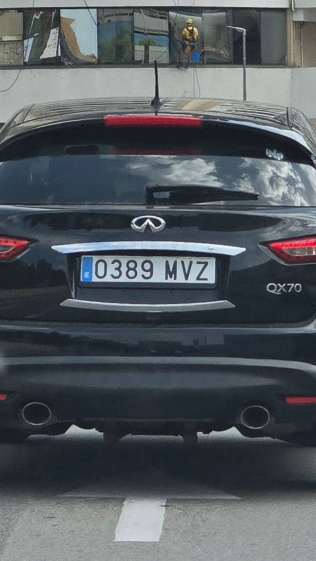 Infiniti QX70