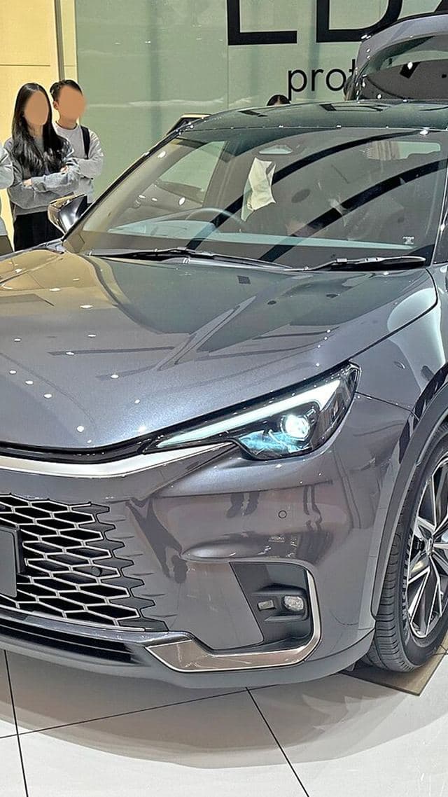Lexus LBX