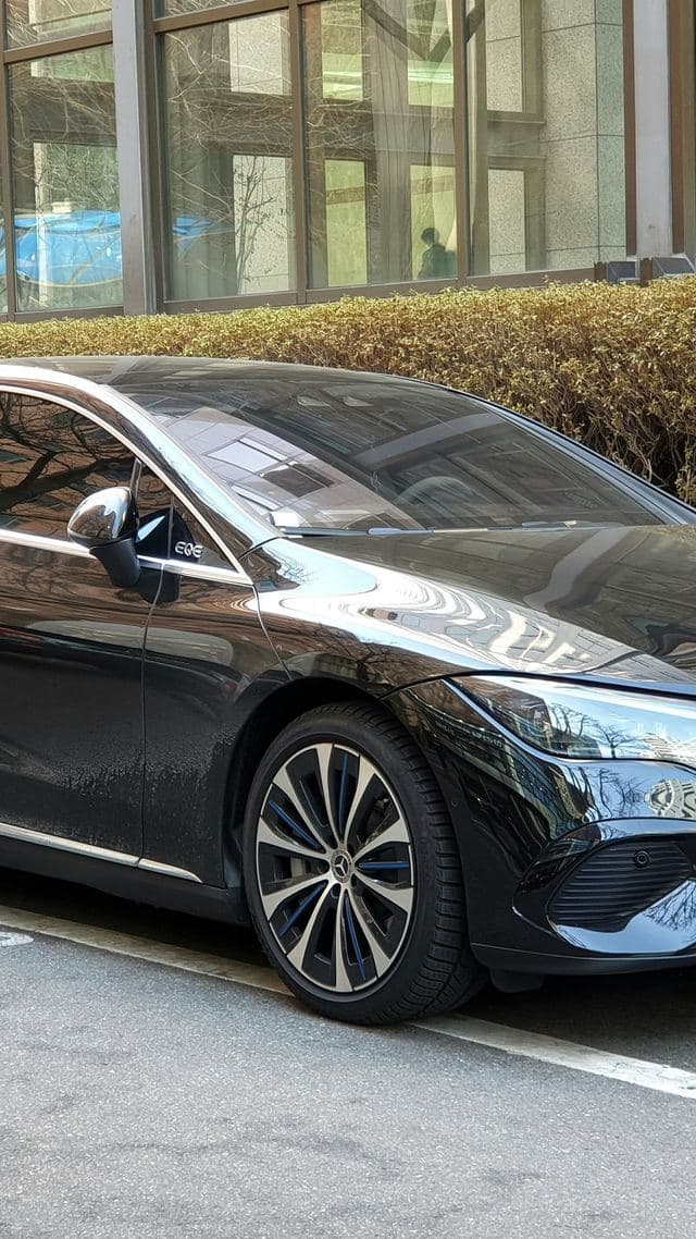 Mercedes-Benz EQE 350