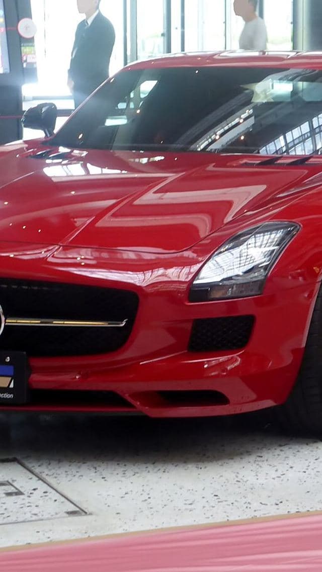 Mercedes-Benz SLS