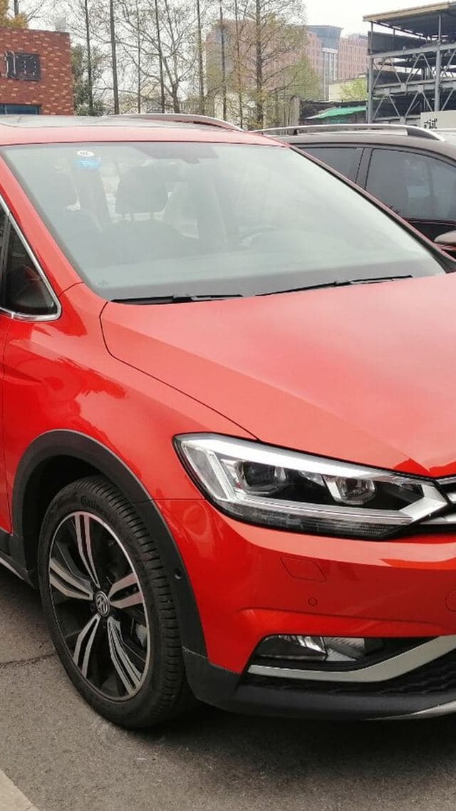 Volkswagen Cross Touran
