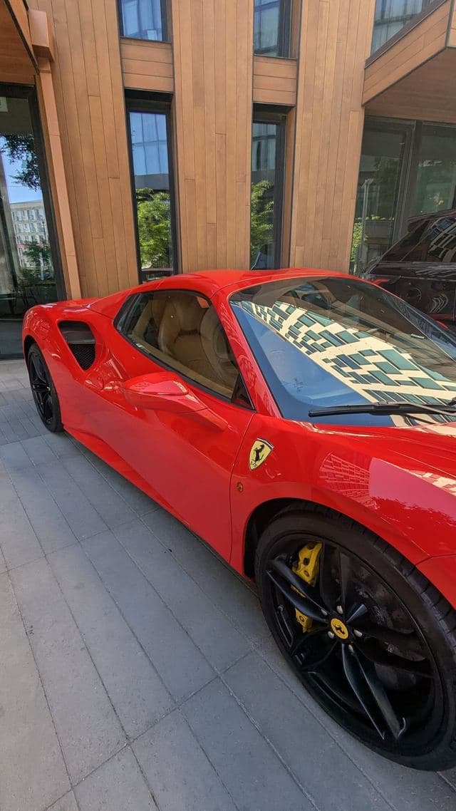 Ferrari 488