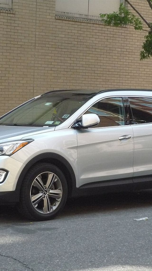 Hyundai Grand Santa Fe