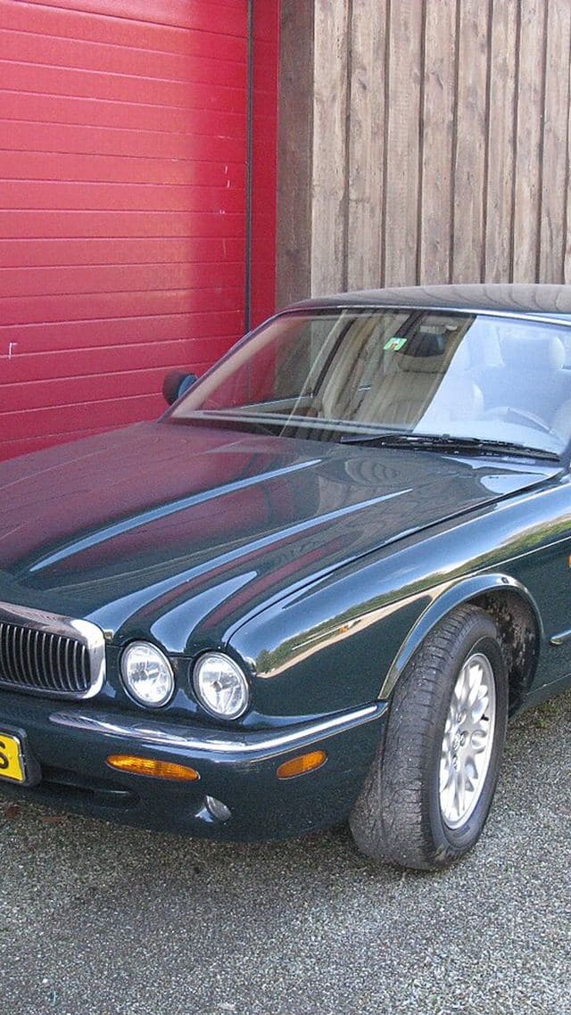 Jaguar XJ8
