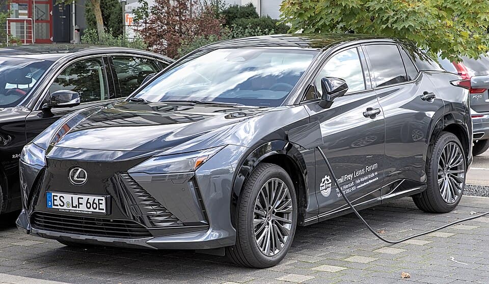 Lexus RZ