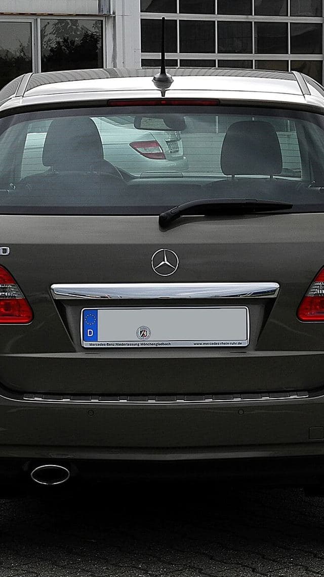 Mercedes-Benz B 180